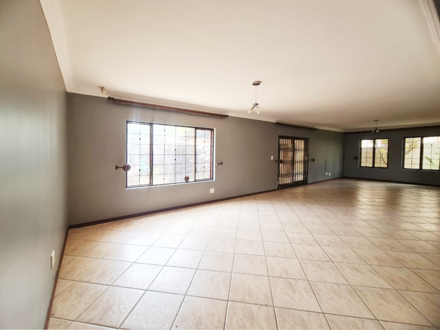 To Let 3 Bedroom Property for Rent in Melodie North West